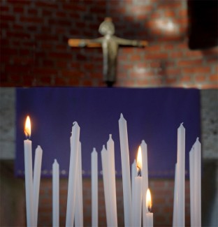 Kerzen in der Offenbarungskirche